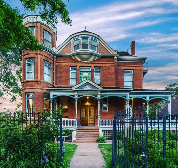 The Lumber Baron Inn & Gardens