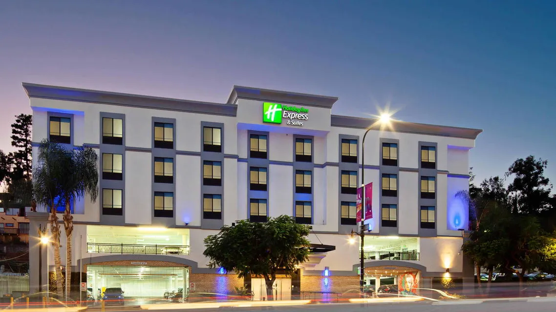 Holiday Inn Express & Suites Hollywood Walk of Fame, an IHG Hotel