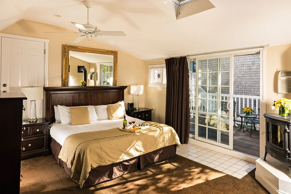 Crowne Pointe Hotel, Spa & Restaurant