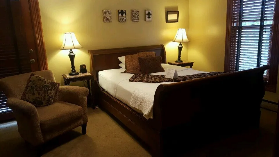 El Cuervo ABQ Guest Rooms  Formerly: Mauger Estate Bed & Breakfast