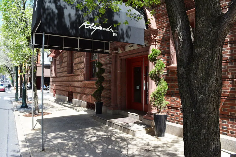 Alexander Inn