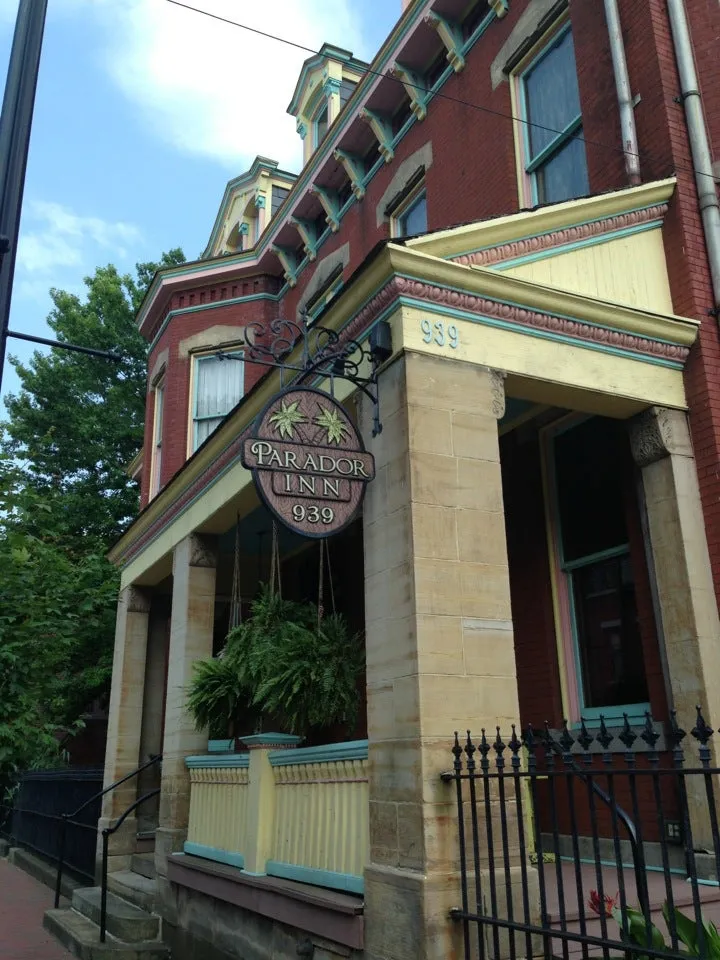 The Parador Inn