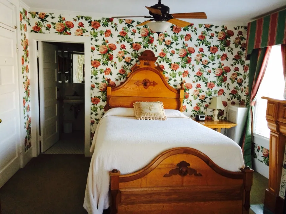 Maplewood Hotel