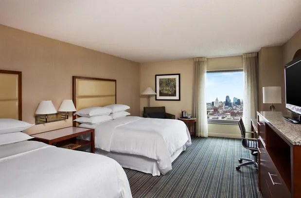 Sheraton Kansas City Hotel at Crown Center  Formerly: Hyatt Regency Crown Center