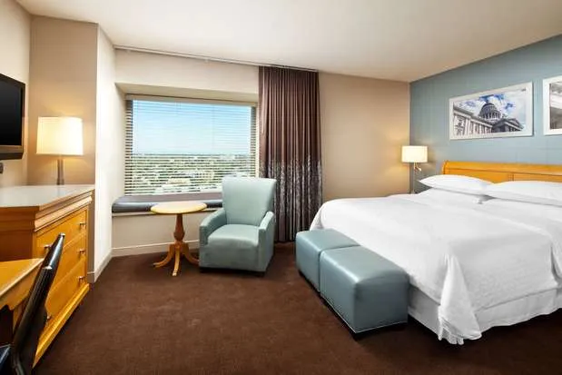 Sheraton Grand Sacramento Hotel
