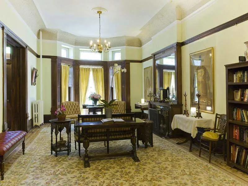 Mount Morris House