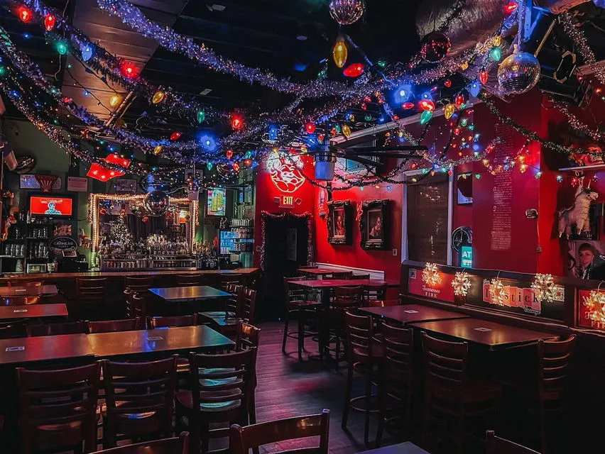 Lipstick Lounge