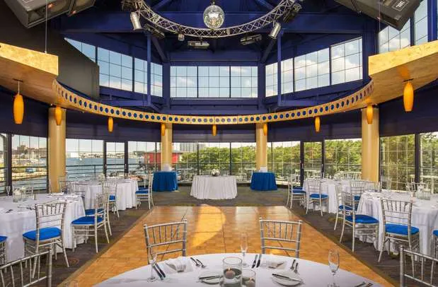 Pier 5 Hotel Baltimore, Curio Collection by Hilton