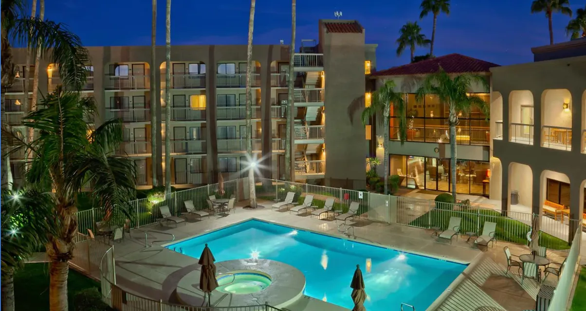 Best Western Plus Scottsdale Thunderbird Suites