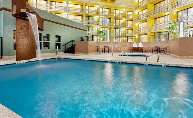 Crowne Plaza Phoenix Airport