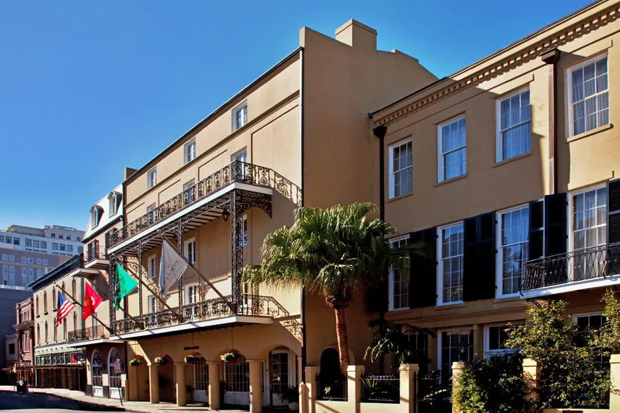 Holiday Inn French Quarter-Chateau Lemoyne, an IHG Hotel  Formerly: Chateau LeMoyne French Quarter