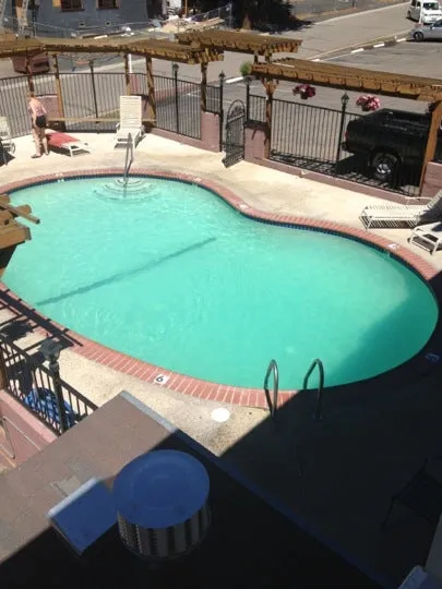 Blue Lake Inn at Tahoe  Formerly: Tradewinds Resort & Suites