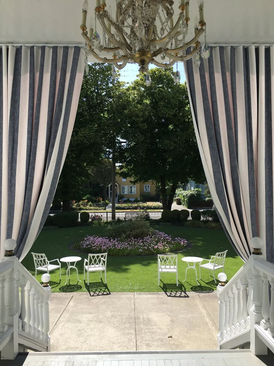 White House Inn and Spa