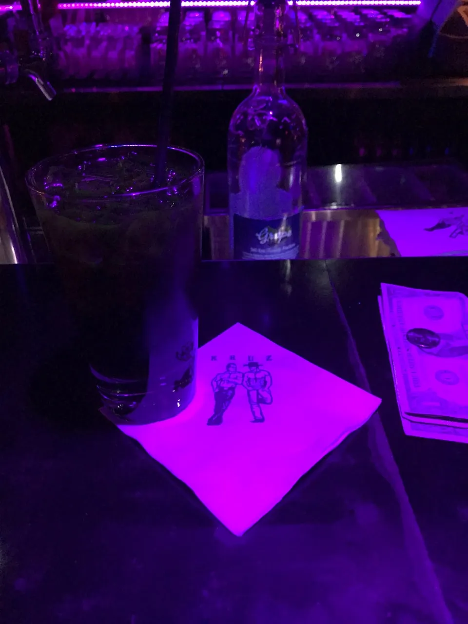 Kruz Bar
