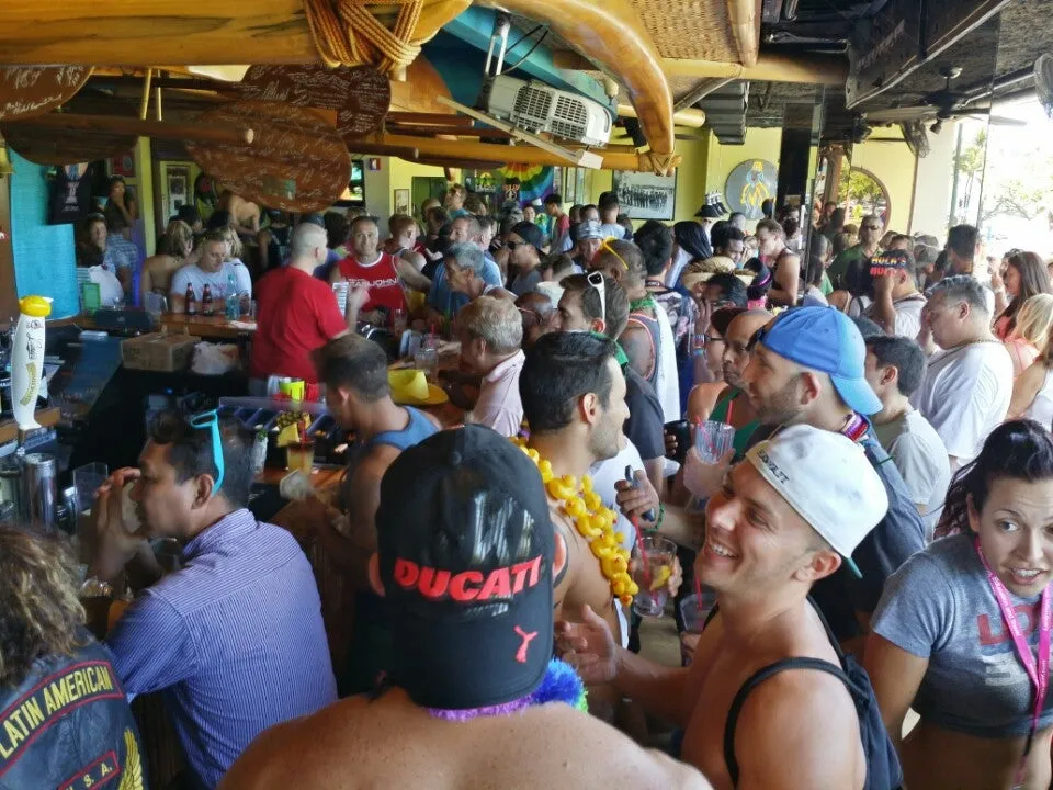 Hula's Bar & Lei Stand