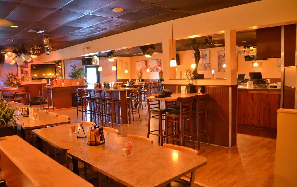 Bambusa Bar & Grill - Naples