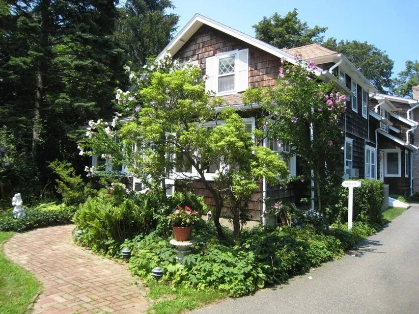 East Hampton Village Bed & Breakfast