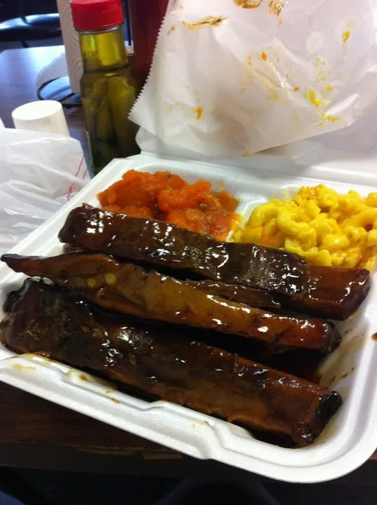 Backyard Cafe & Bar-B-Que