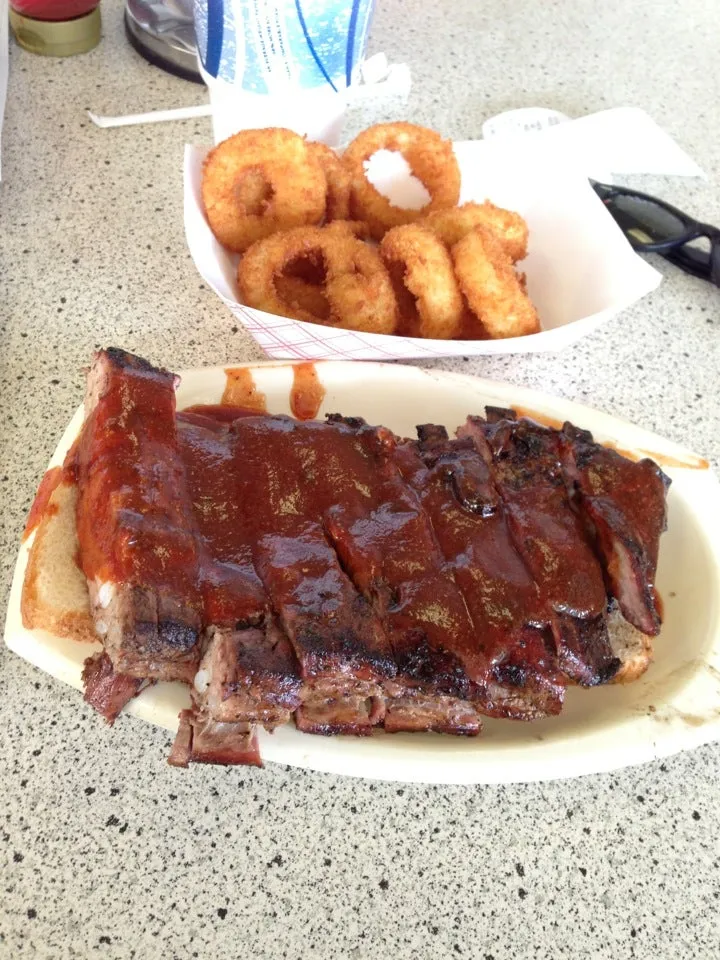 L C's Bar-B-Q