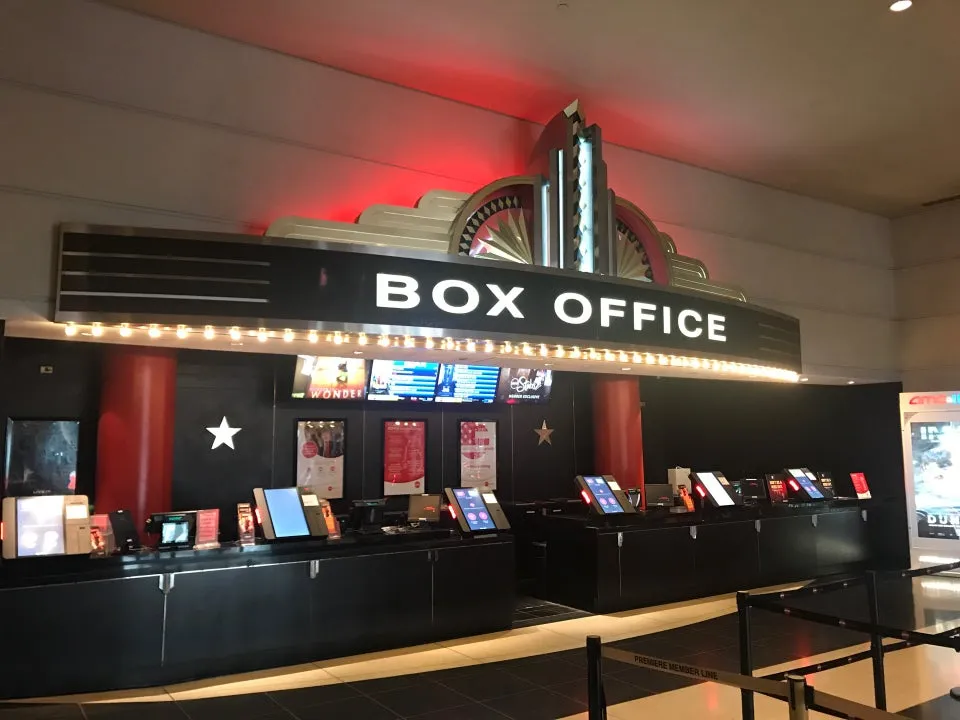 AMC Lincoln Square 13