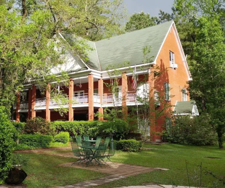 Woodridge Bed and Breakfast of Louisiana