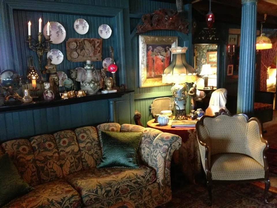 Land's End Inn