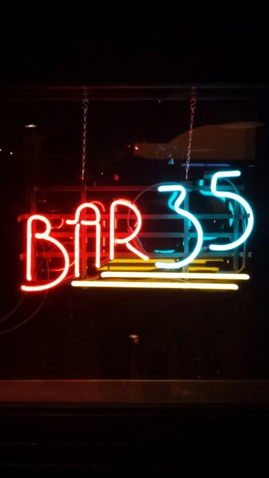 Bar 35