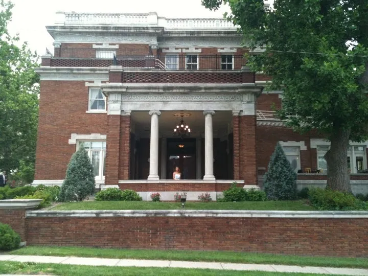 Loose Mansion