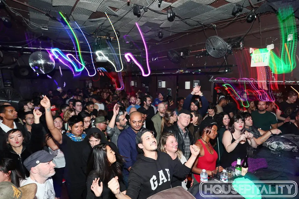 F8 Nightclub & Bar