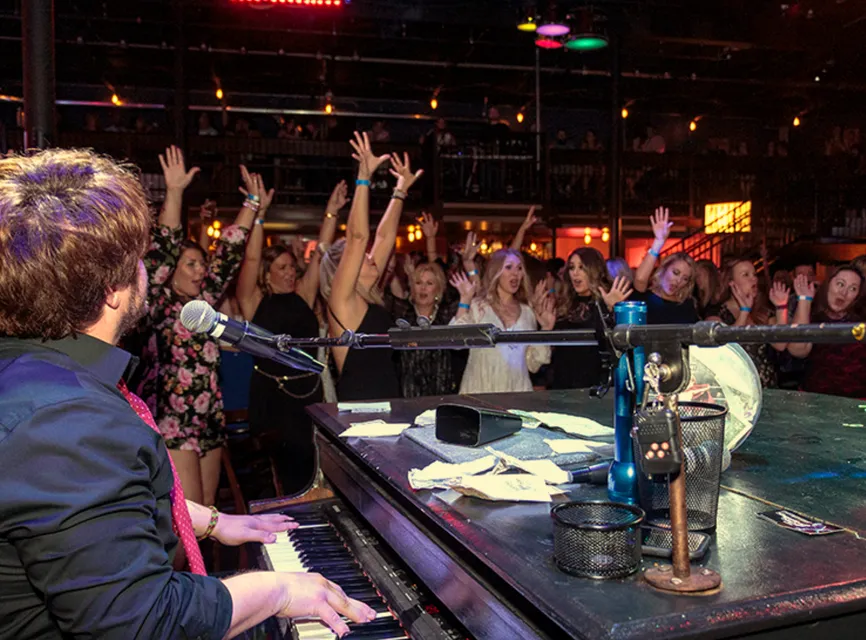 Louie Louie's Dueling Piano Bar