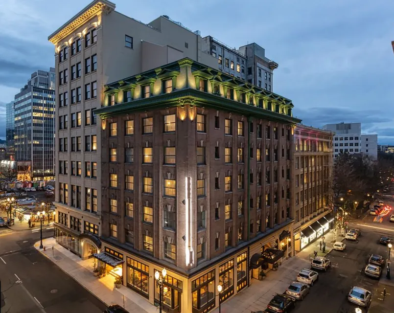 Woodlark Hotel