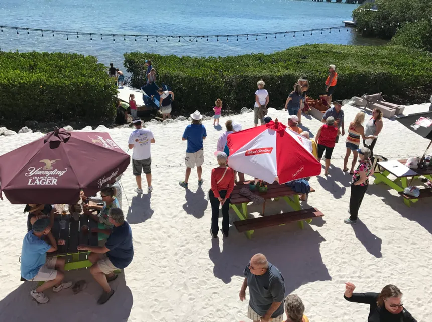 Kiki's Sandbar Bar & Grille