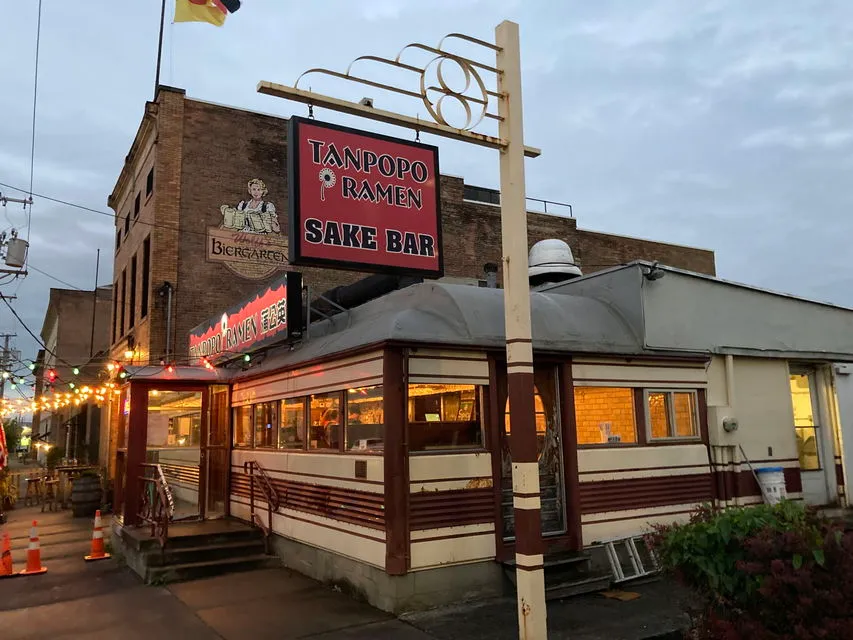Tanpopo Ramen and Sake Bar