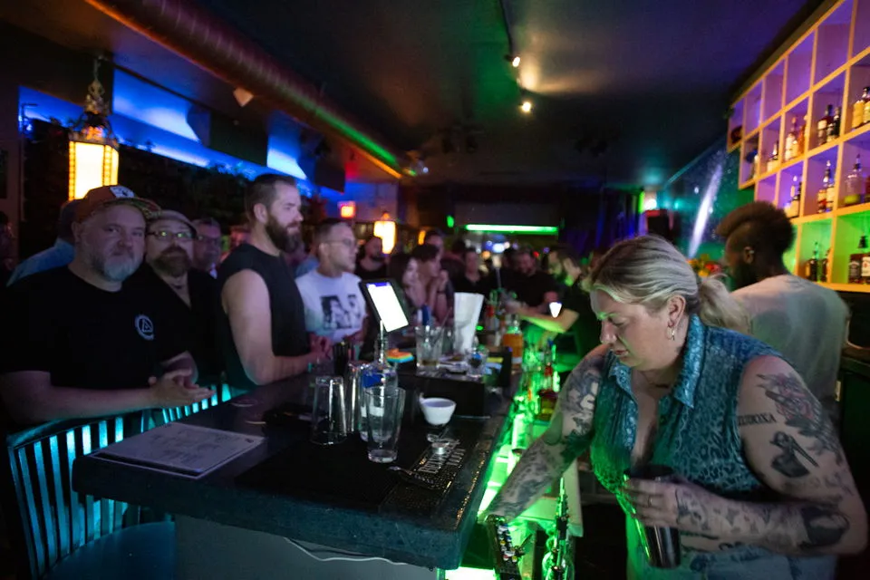 Back2Earth  Formerly: Local Lounge