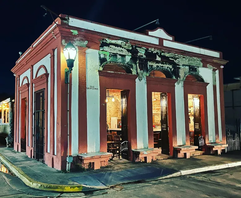 El Plaza Vieques
