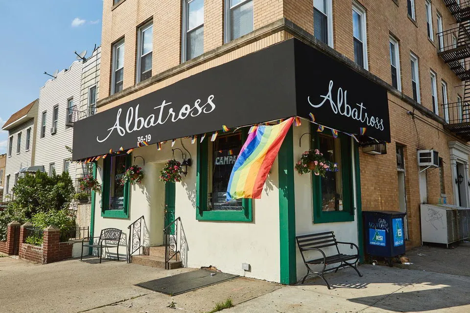 Albatross Bar