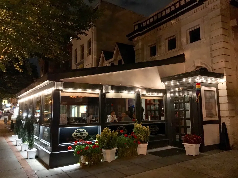 Annie's Paramount Steak House
