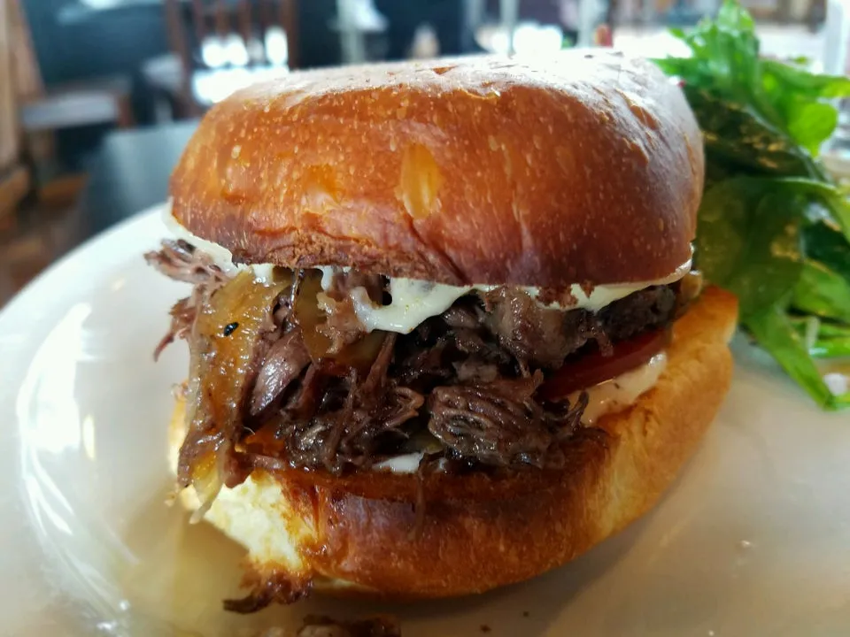 Edibles Restaurant & Bar
