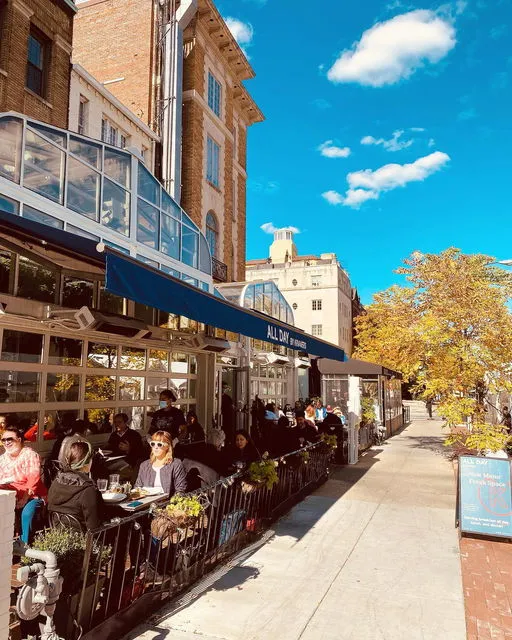 Kramers  Formerly: Kramerbooks & Afterwords: Bookstore & Cafe