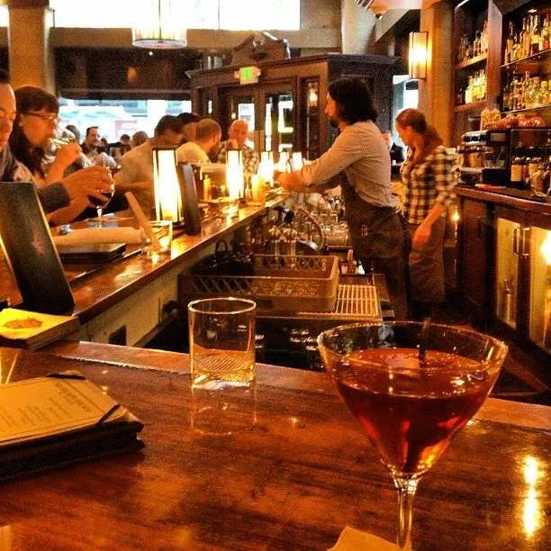 Red Star Tavern
