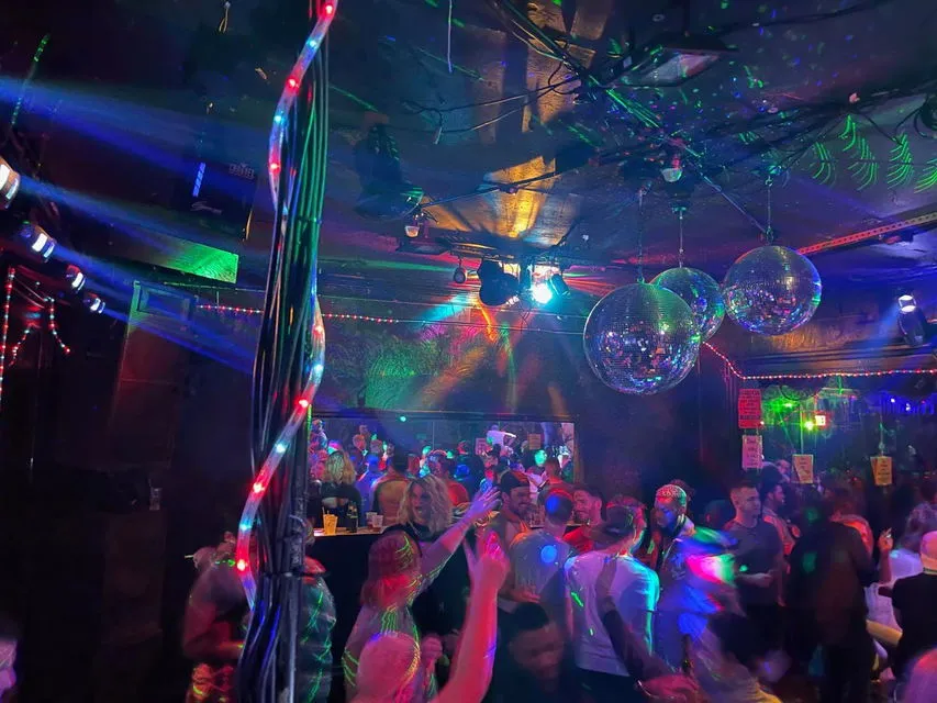 Real Luck Café (Lucky's Bar)